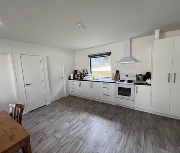 Three bedroom on Govett Ave - Photo 6