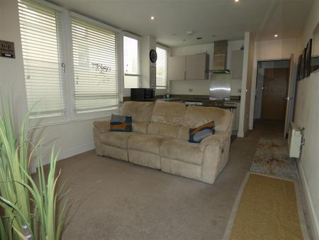 1 bedroom flat to rent - Photo 4