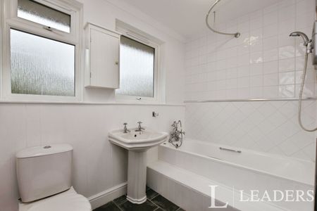 3 bedroom terraced to rent Boradoaks, Epping, CM16 - Photo 5