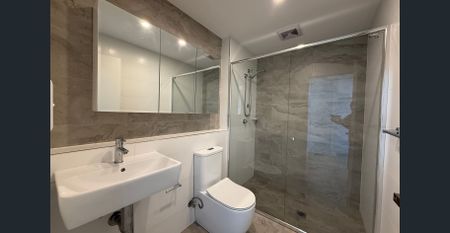 Oversized Two Bedroom Unit ***Access via Waverley Street*** - Photo 4