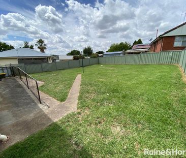 Updated 3 Bedroom Family Home - Photo 3