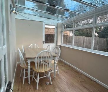 5 Bed Student Home - 61 Kemsing Gardens - Photo 2