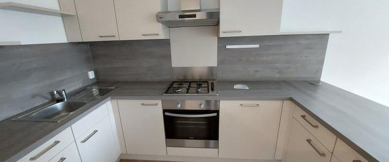 EBK / Balkon / Badewanne - Photo 1