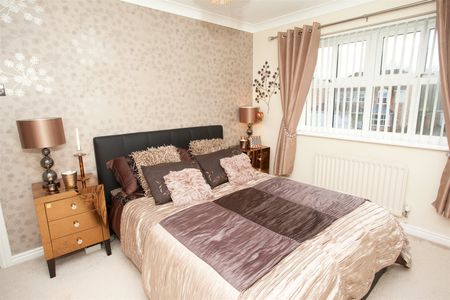 4, Middlethorne Court, Leeds, LS17 8SW - Photo 5