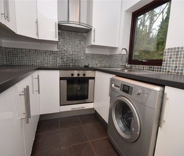 29, Bolton Grange, Yeadon, Leeds, West Yorkshire, LS19 7FR - Photo 4