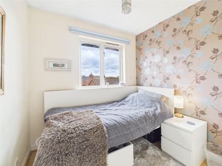 3 bedroom semi-detached house to rent - Photo 5