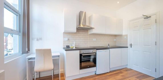 Studio to rent - Photo 2