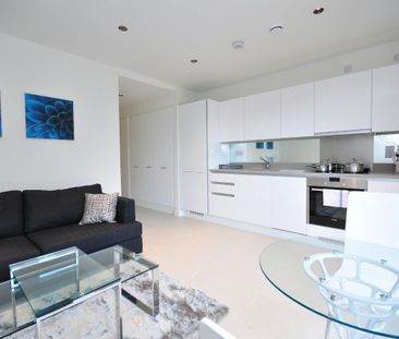 Studio Flat, Binnacle House, E1W - Photo 2