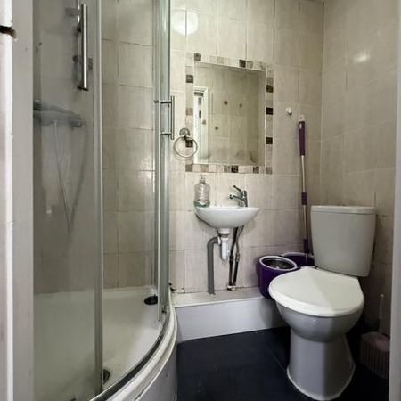 1 bedroom bedsit to rent - Photo 3