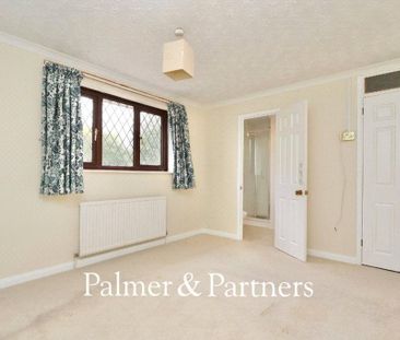 3 bedroom detached house to rent - Photo 4