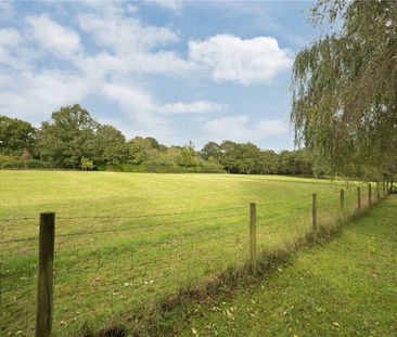 An idyllic country home, refurbished to a high standard set in the ... - Photo 2