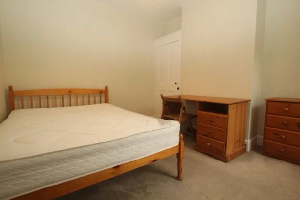 Brookfields, Mill Road, Cambridge £2,300 pcm ⓘ The monthly or weekly payment required by the landlord. Read our glossary page , 4 bedrooms, mid terrace house, to let * Tenant info - Photo 1