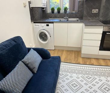 Bedsit, George Street, M25 - Photo 4