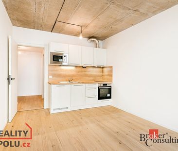 Pronájem bytu 1+kk 24 m² - Fotografie 2