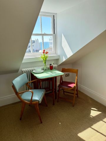 Room in a Shared House, Chesham Road, BN2 - Photo 2