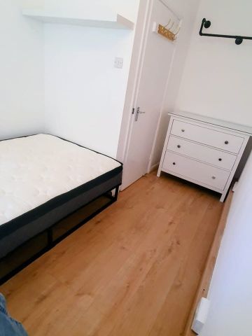 3 Bed Flat, Matilda House, E1W - Photo 4