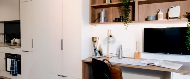 Studio Large - Photo 1