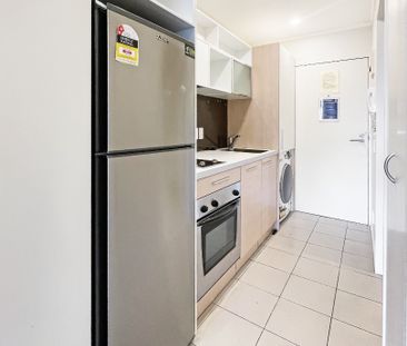 Luna Apartments - 1 Bedroom - 1 Bathroom - 1 Secure Carpark - Photo 5
