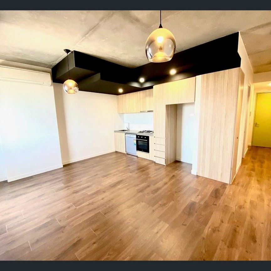 Modern 1-Bedroom Apartment in the Heart of Footscray - Photo 1