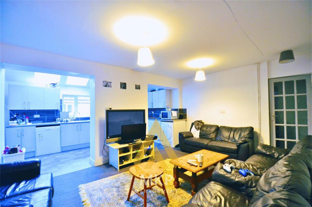 1 bedroom detached house to rent - Photo 1