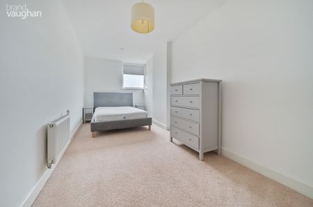 3 bedroom apartment to rent - Photo 4