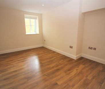 2 bedroom maisonette to rent - Photo 3