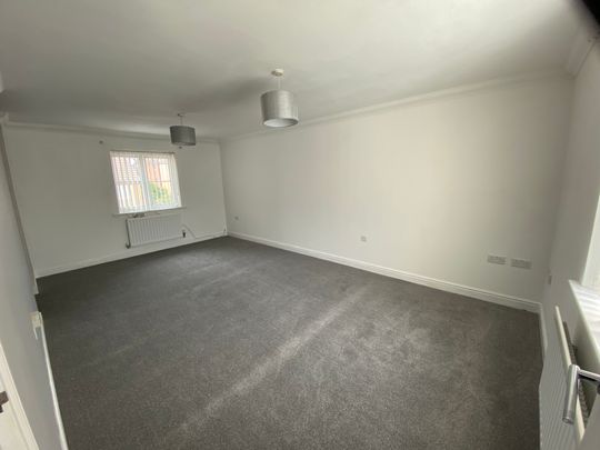 Ffordd Watkins, Birchgrove, SA7 0HP - Photo 1