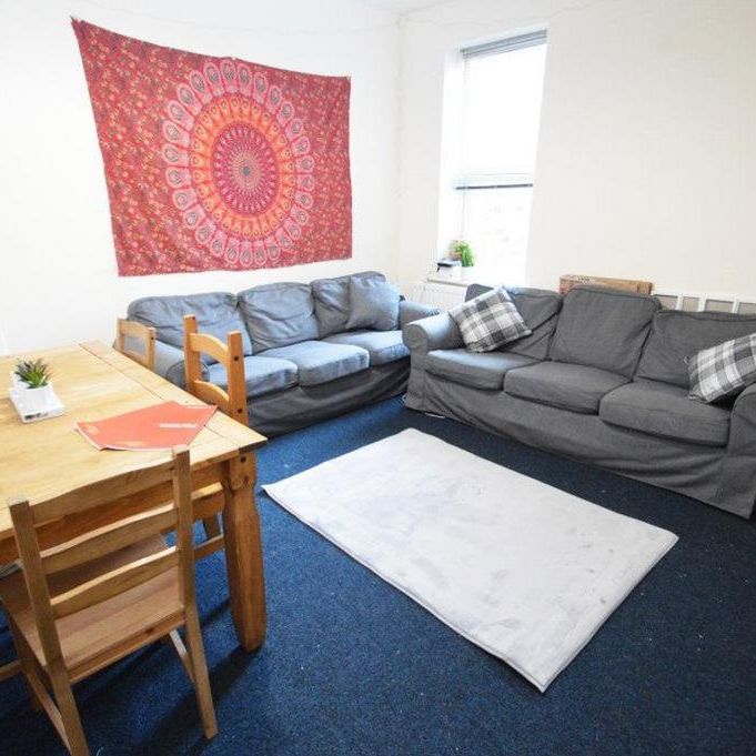 6 bedroom house to rent - Photo 1