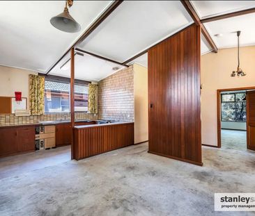 House for rent - Photo 2