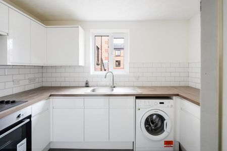 1 Bed Flat - Photo 4