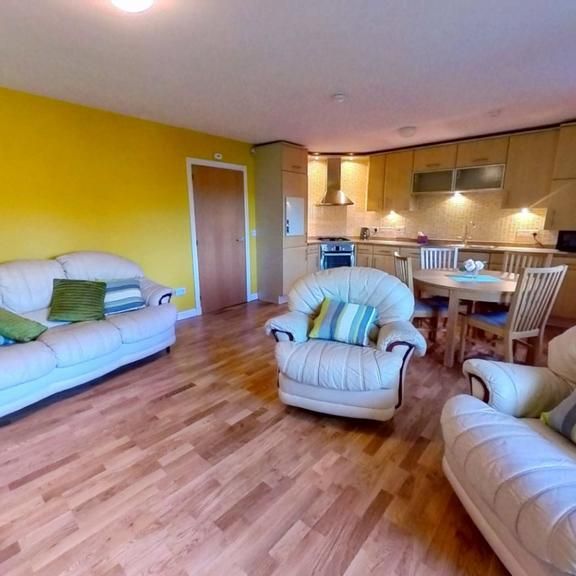 2 bedroom flat to rent - Photo 1