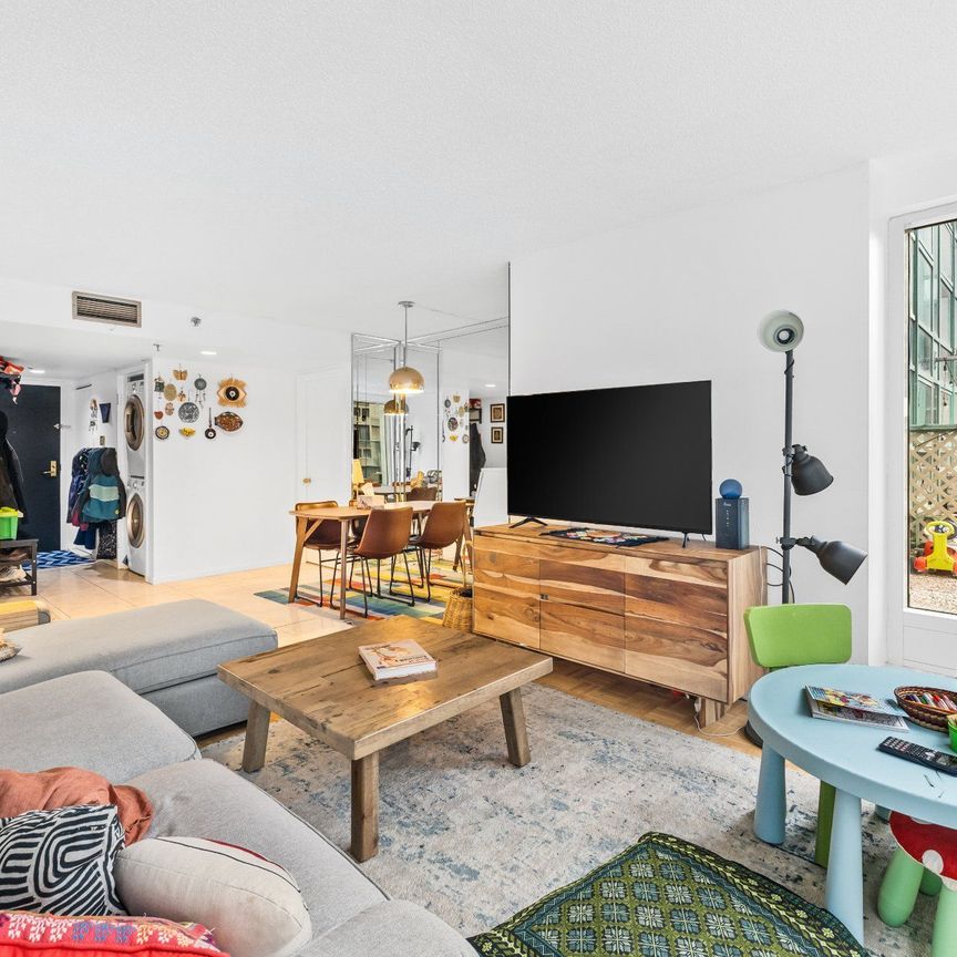 Apartment for rent, Montréal (Ville-Marie) - Photo 1