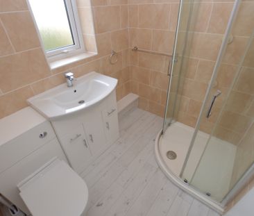 3 Bedroom Semi-Detached House - Photo 4