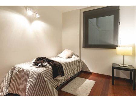 Piso de alquiler en Calle Bisbe Lorenzana, Eixample Nord - Photo 3