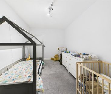 3 bedroom flat to rent - Photo 6