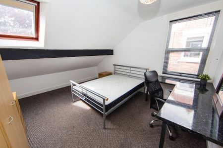 St Michaels Terrace, Headingley, Leeds - Photo 5