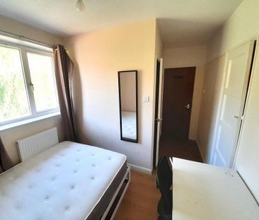 5 bedroom semi-detached house to rent - Photo 1