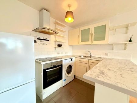 2 bedroom maisonette to rent - Photo 3
