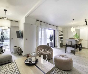 SAINT-TROPEZ - CENTRE VILLE - APPARTEMENT 2 CHAMBRES - PARKING - Photo 2