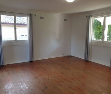 IMMACULATE PRESENTATION! - Photo 2