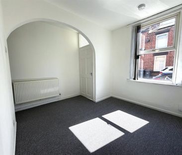 2 Bedroom Terraced Available Arranging tenancy - Photo 1