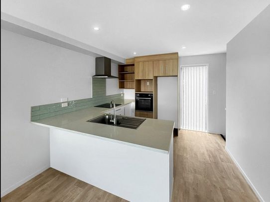 MANGERE BRIDGE, 3 BEDROOMS - Photo 1