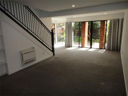 3/56 Hewitts Road , Riccarton, Christchurch City - Private Townhouse in a Convenient Location - Photo 4