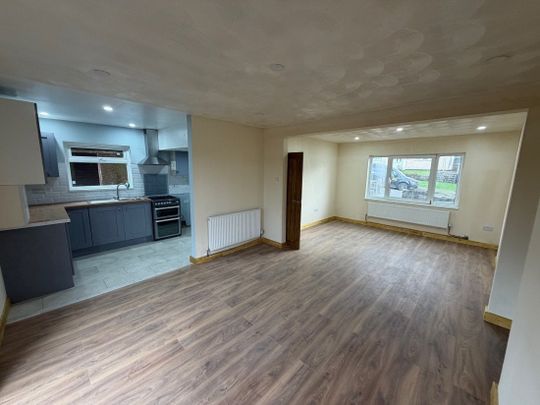 Heol Dewi Sant, Penllergaer, SWANSEA - Photo 1