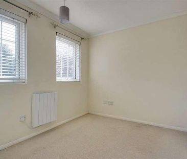 Old Farm, Pitstone, LU7 - Photo 2