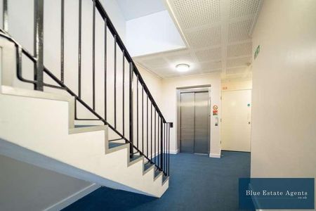 Hanworth Road, Hounslow, TW3 - Photo 2