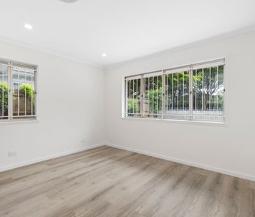 64 Mortlake Road, Graceville QLD 4075 - House For Rent | Domain - Photo 4