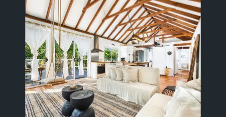 Beachfront Pavilion-Style Retreat – Alcorn Street Suffolk Park . - Photo 3