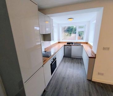 3 bedroom semi-detached house to rent - Photo 3