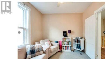 100 GRANT AVENUE - Photo 2